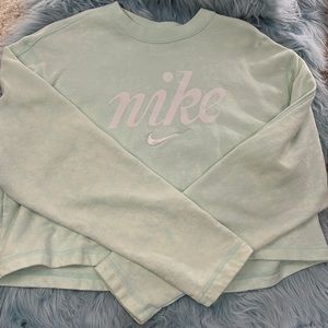 NWOT! Cropped Light Green Nike Sweatshirt! Size Large!
